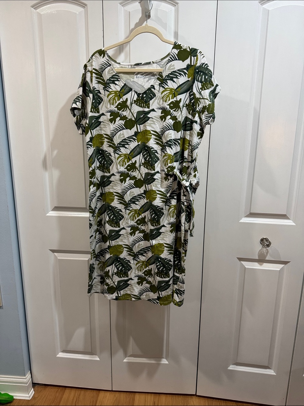 NWOT Belle by Kim Gravel White Midi Dress with Green Leaf Print Plus size